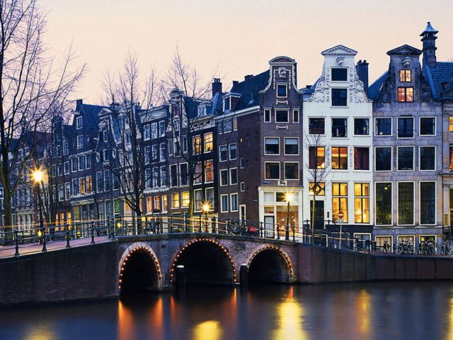 article_futurist_amsterdam